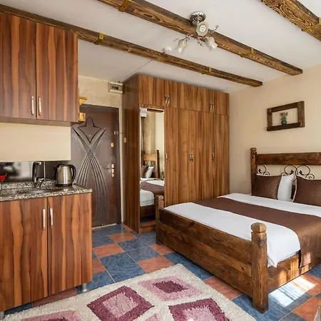 Hotel Pi & *
