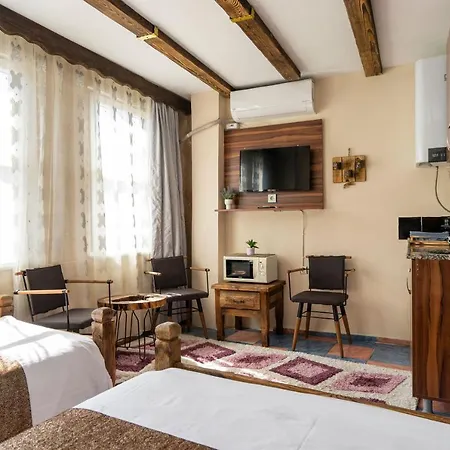Pi & Hotel *