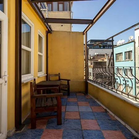 Pi & * איסטמבול