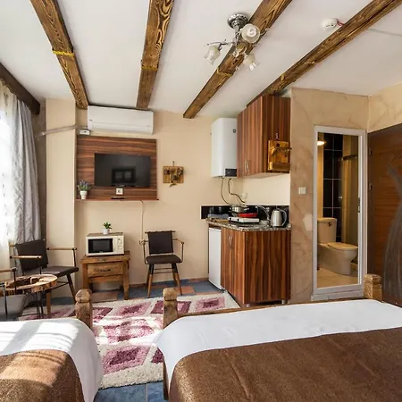 Pi & * איסטמבול