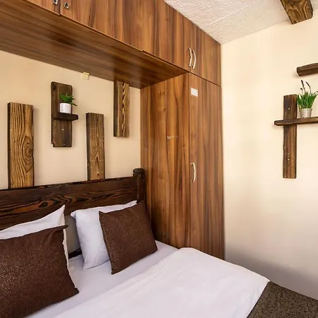 Pi & * איסטמבול